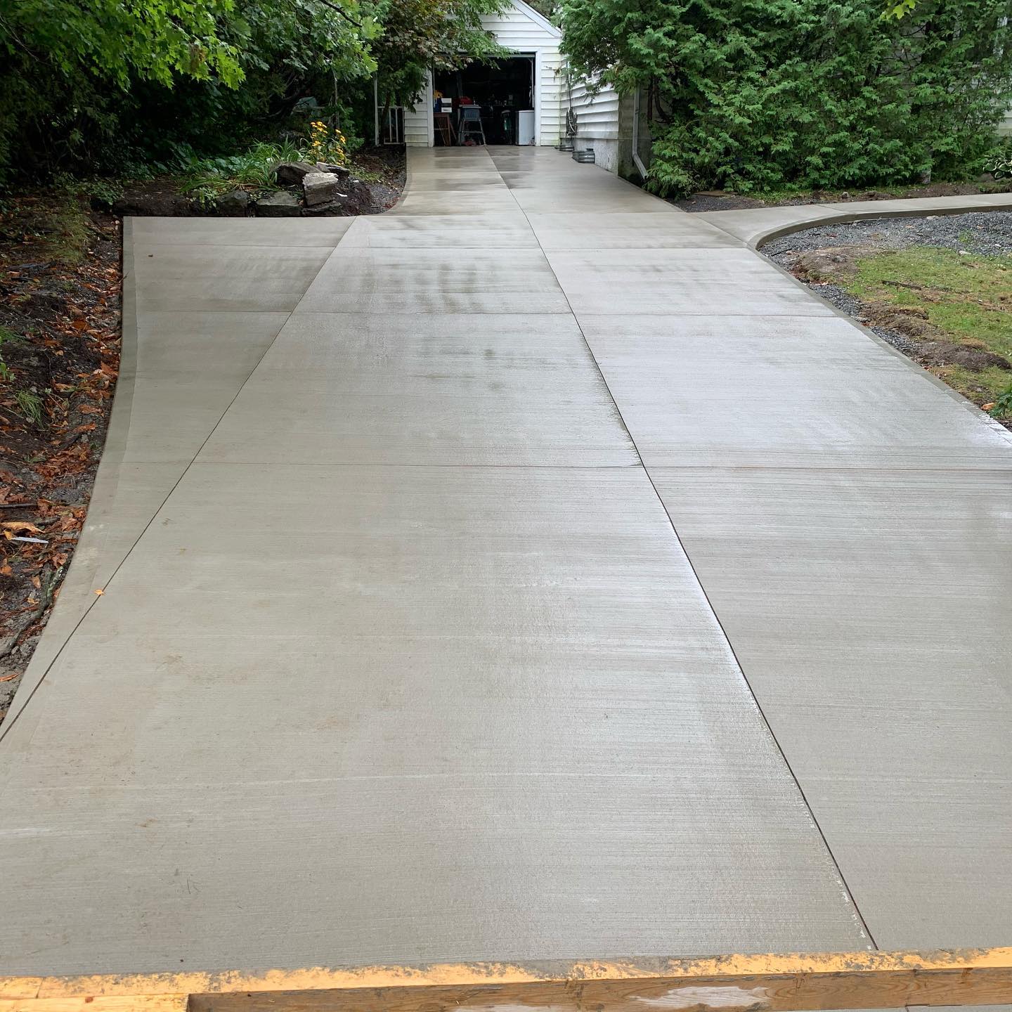 Comox Valley Concrete Contractor Serving Comox, Courtenay, Qualicum Beach Excavation Foundations